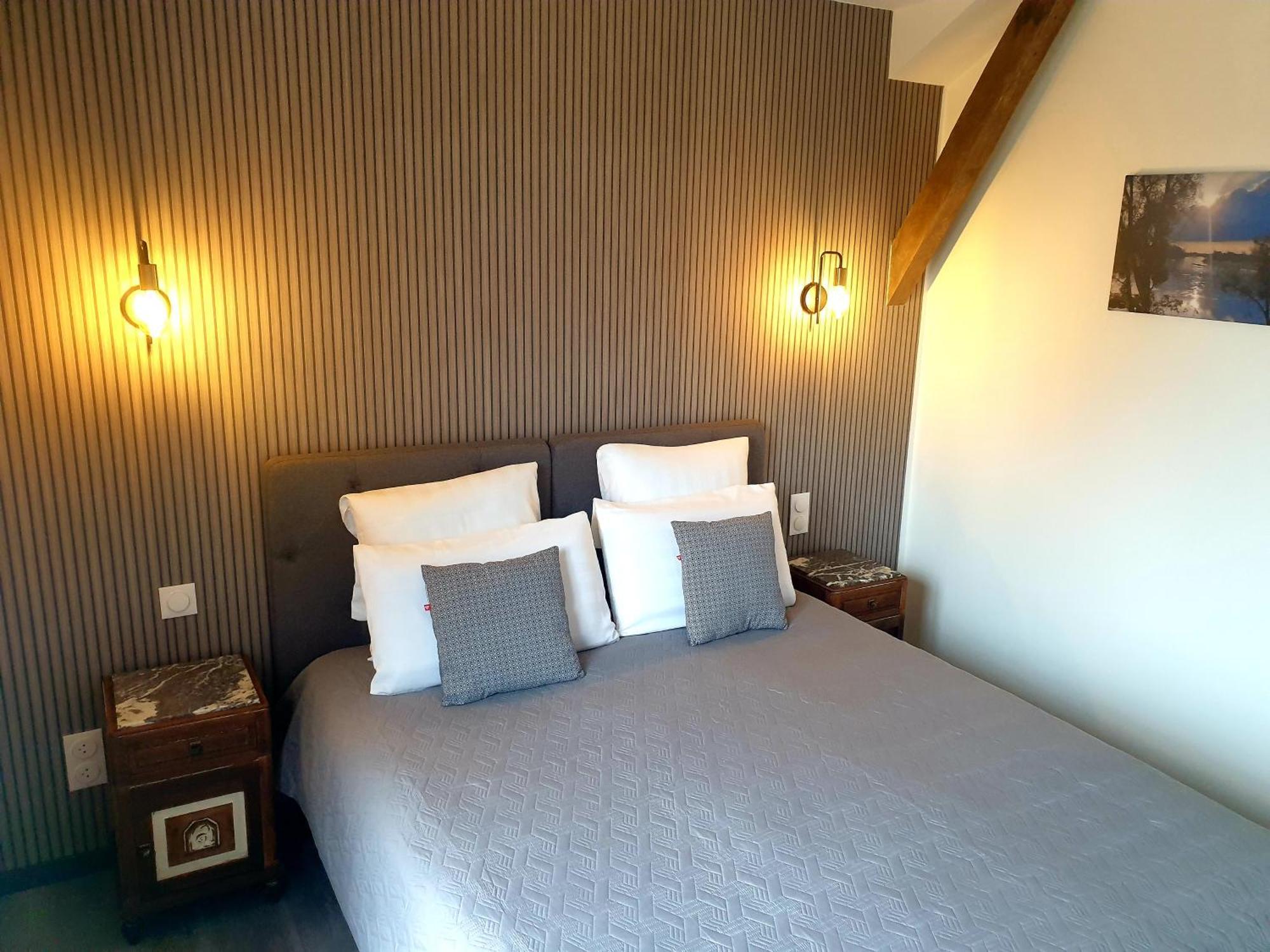 Le Heron Pourpre B&B Gastronomique Cronat Habitación foto